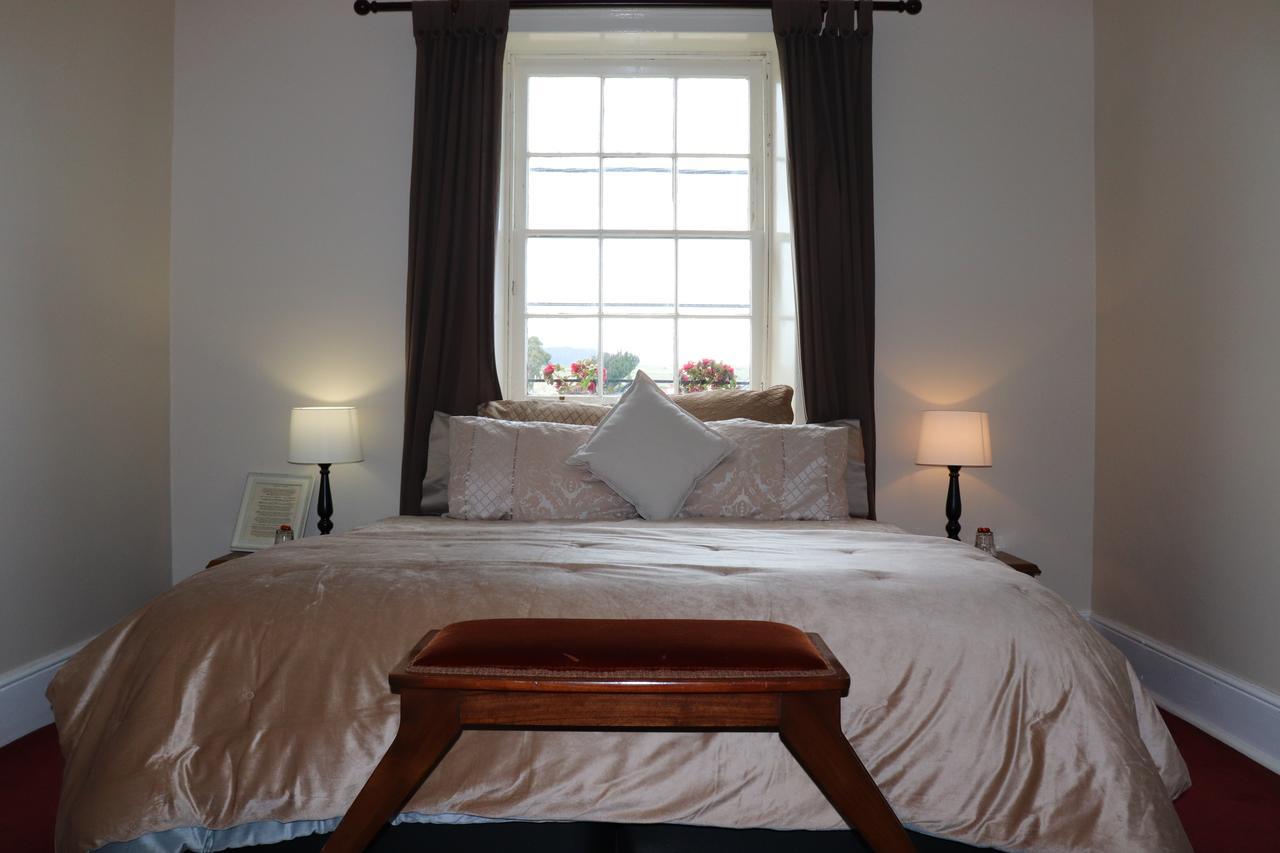 Blue Bell Inn Sorell Buitenkant foto